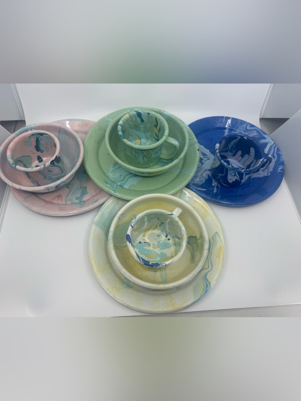 BORNN Enamelware Marbled mugs, dishes, plates